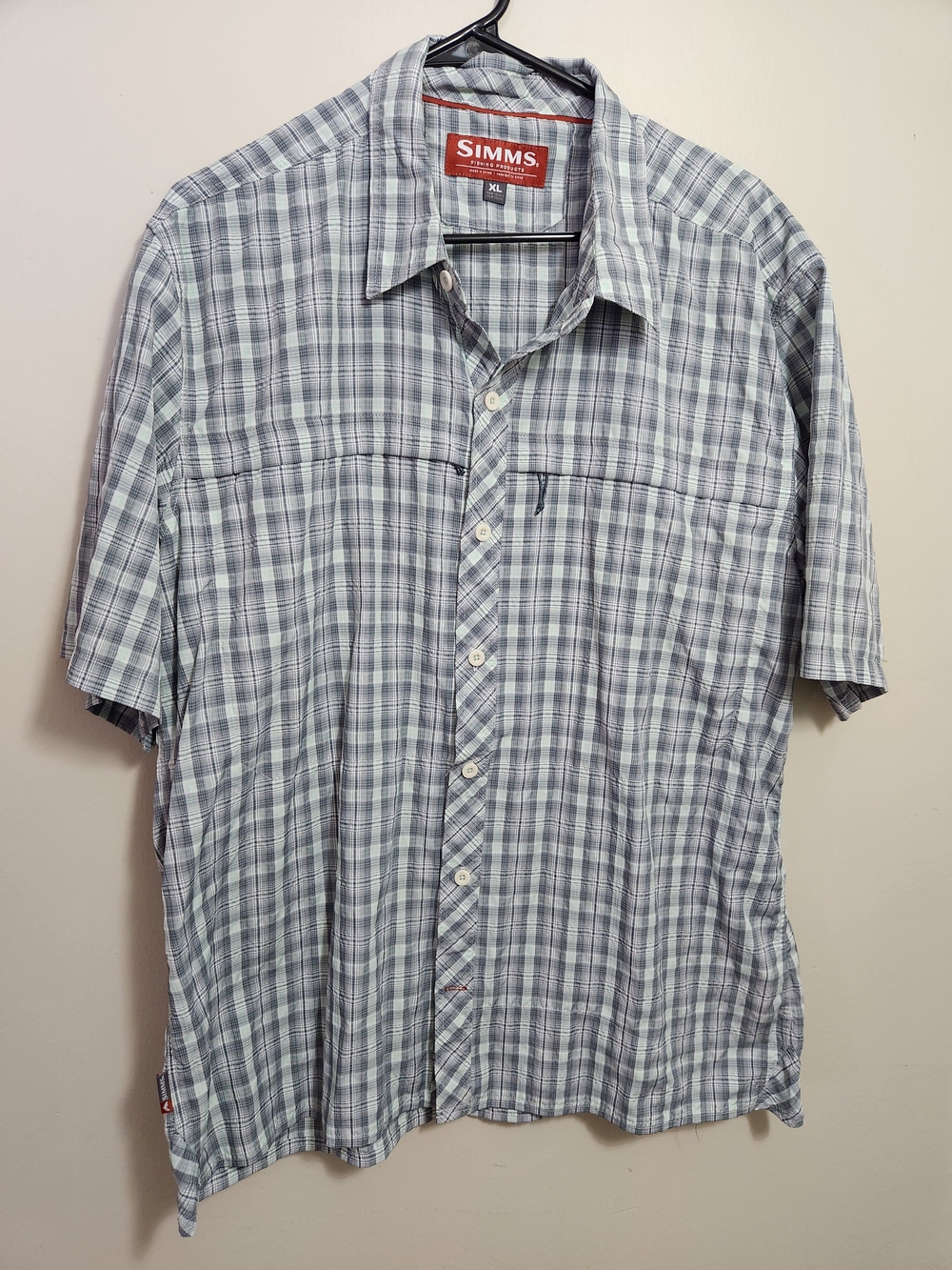 Simms Men’s Light Gray and Blue Plaid Short-Sleeve Button-Down Shirt